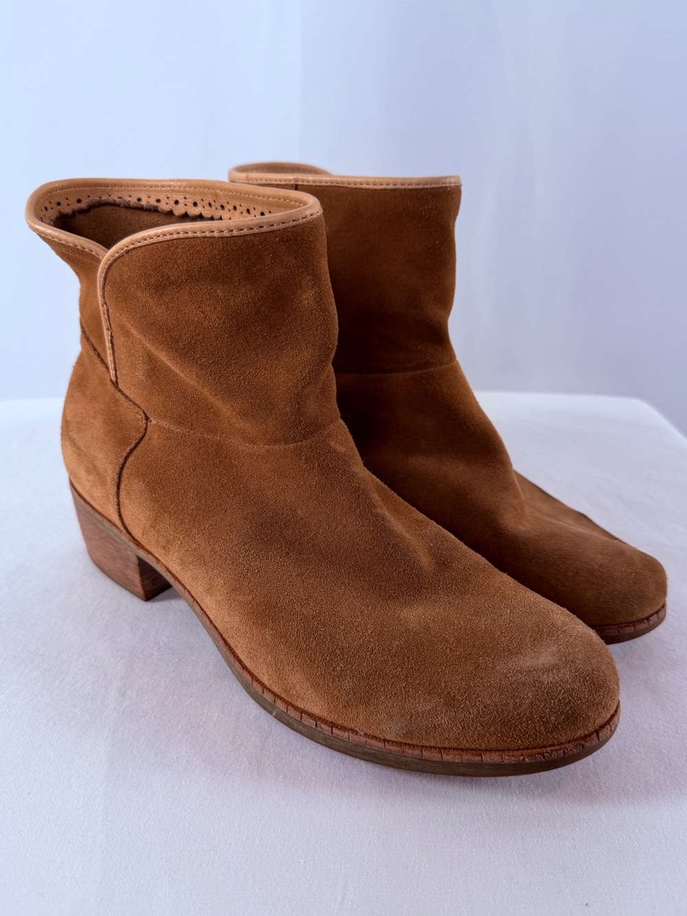 Ugg Darling Suede Pull On Ankle Boot in Brown Size 9